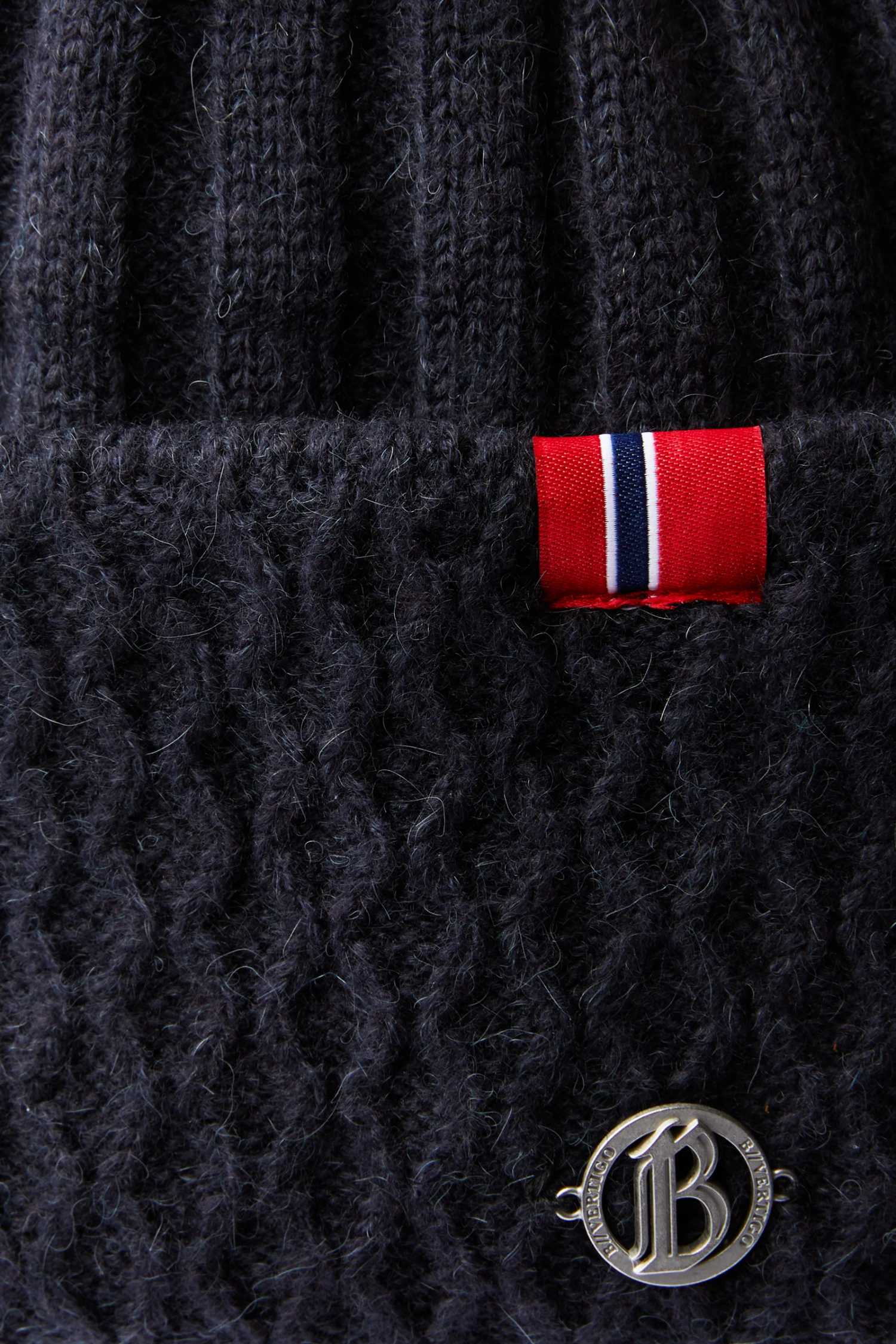 B Vertigo Rudy Gestrickte Beaniemütze 7 B Vertigo Rudy Gestrickte Beaniemütze – Bild 5