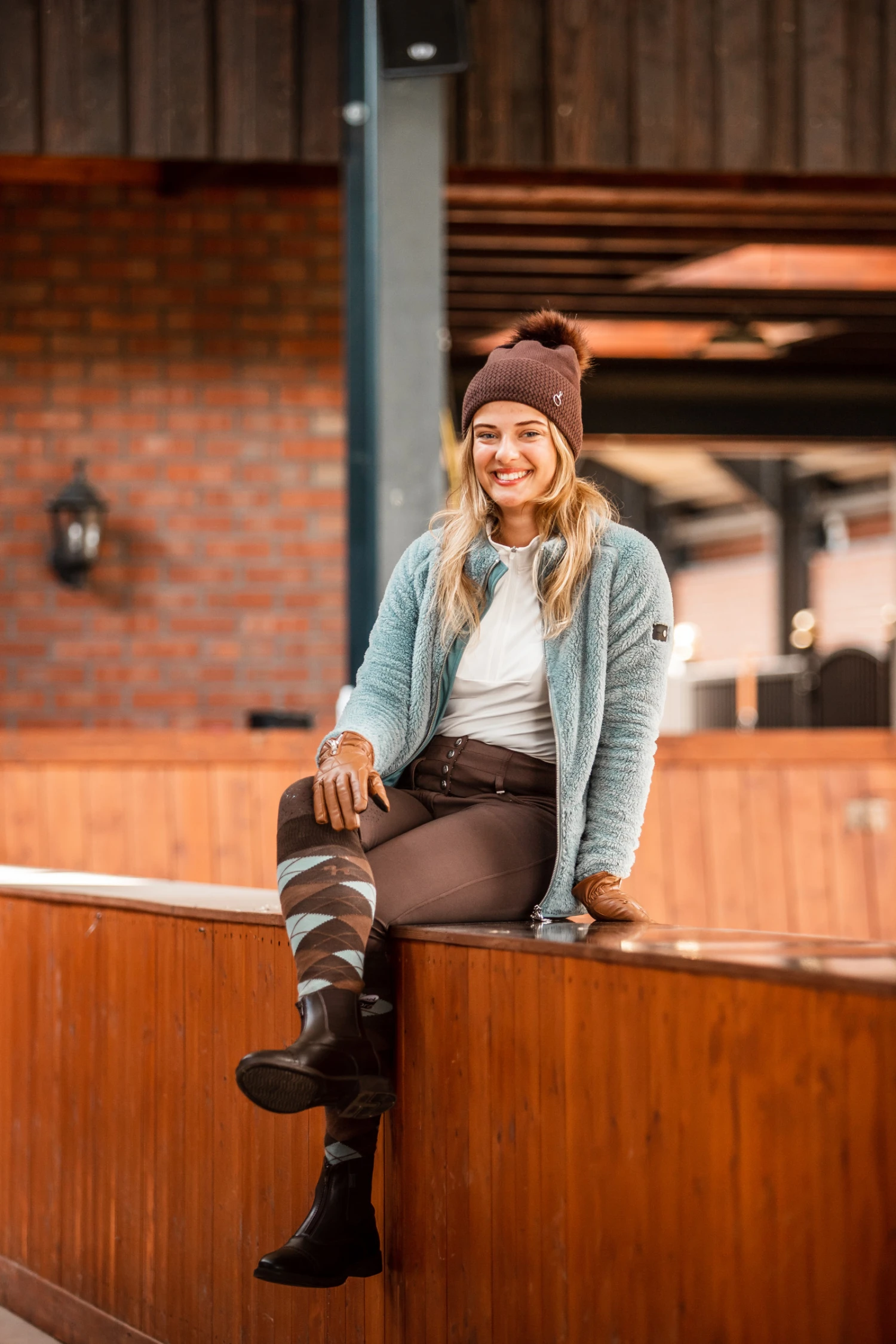 Horze Arya Strickmütze Mit Bommel 5 Horze Arya Strickmütze Mit Bommel – Bild 3