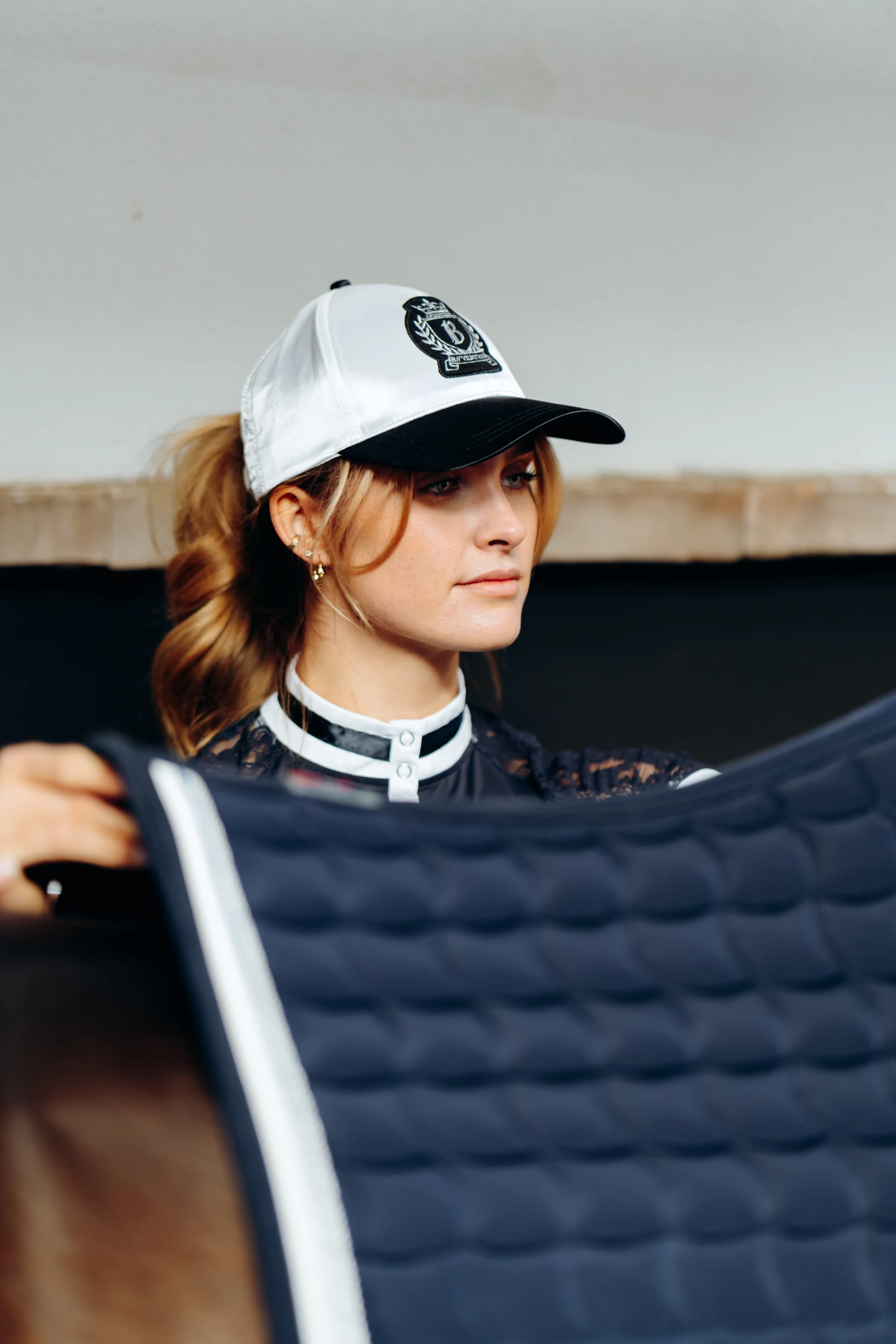 B Vertigo Satin Kappe 12 B Vertigo Satin Kappe – Bild 10