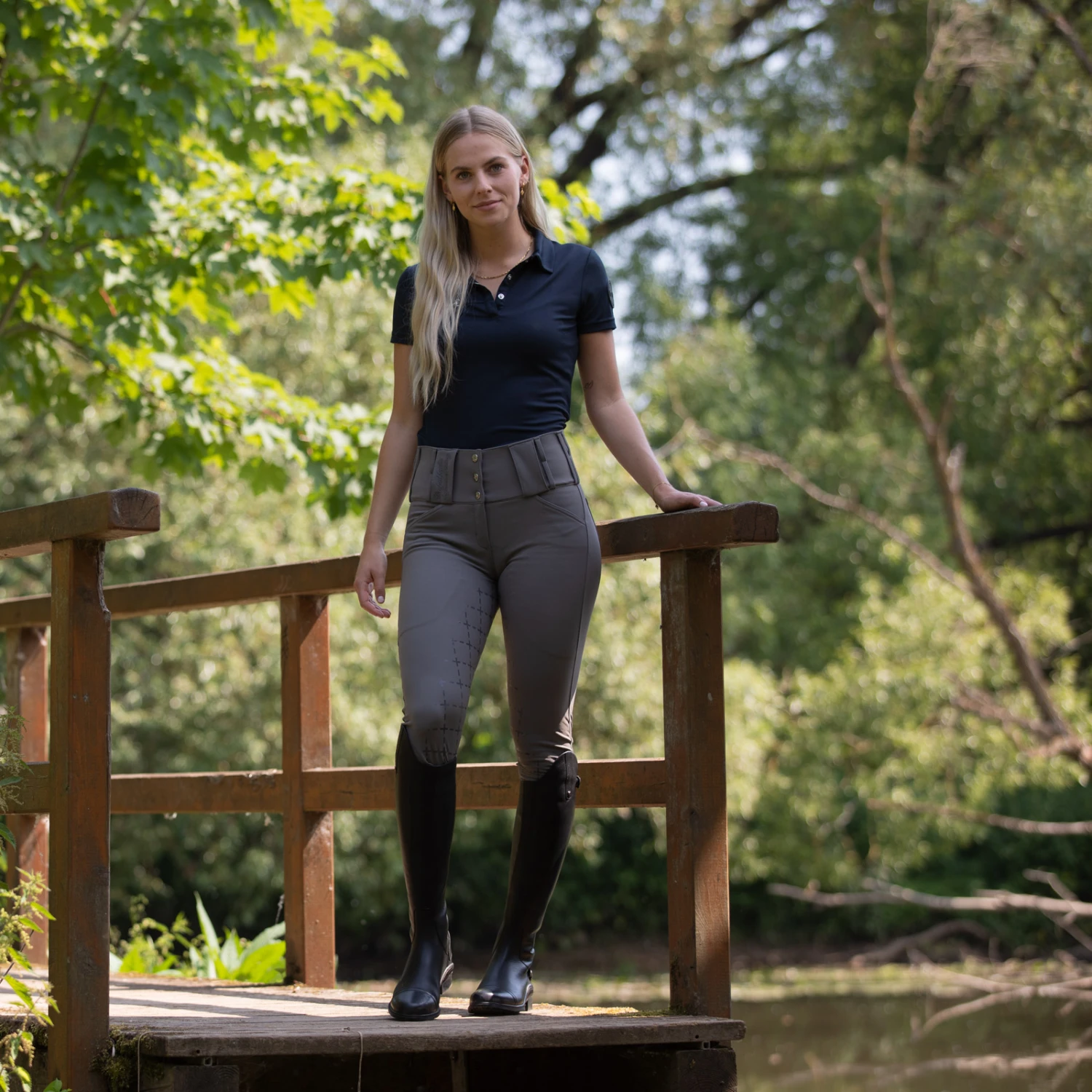 Horze Desiree Reithose Mit Vollbesatz Für Damen Mit Silikon Grip Und Gürtelschlaufen 19 Horze Desiree Reithose Mit Vollbesatz Für Damen Mit Silikon Grip Und Gürtelschlaufen – Bild 17