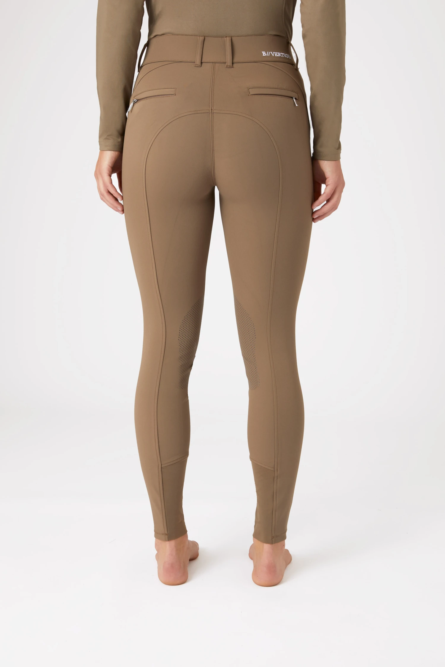 B Vertigo Davina Mittelhohe Kniebesatzreithose Mit Handytaschen Für Damen 21 B Vertigo Davina Mittelhohe Kniebesatzreithose Mit Handytaschen Für Damen – Bild 19