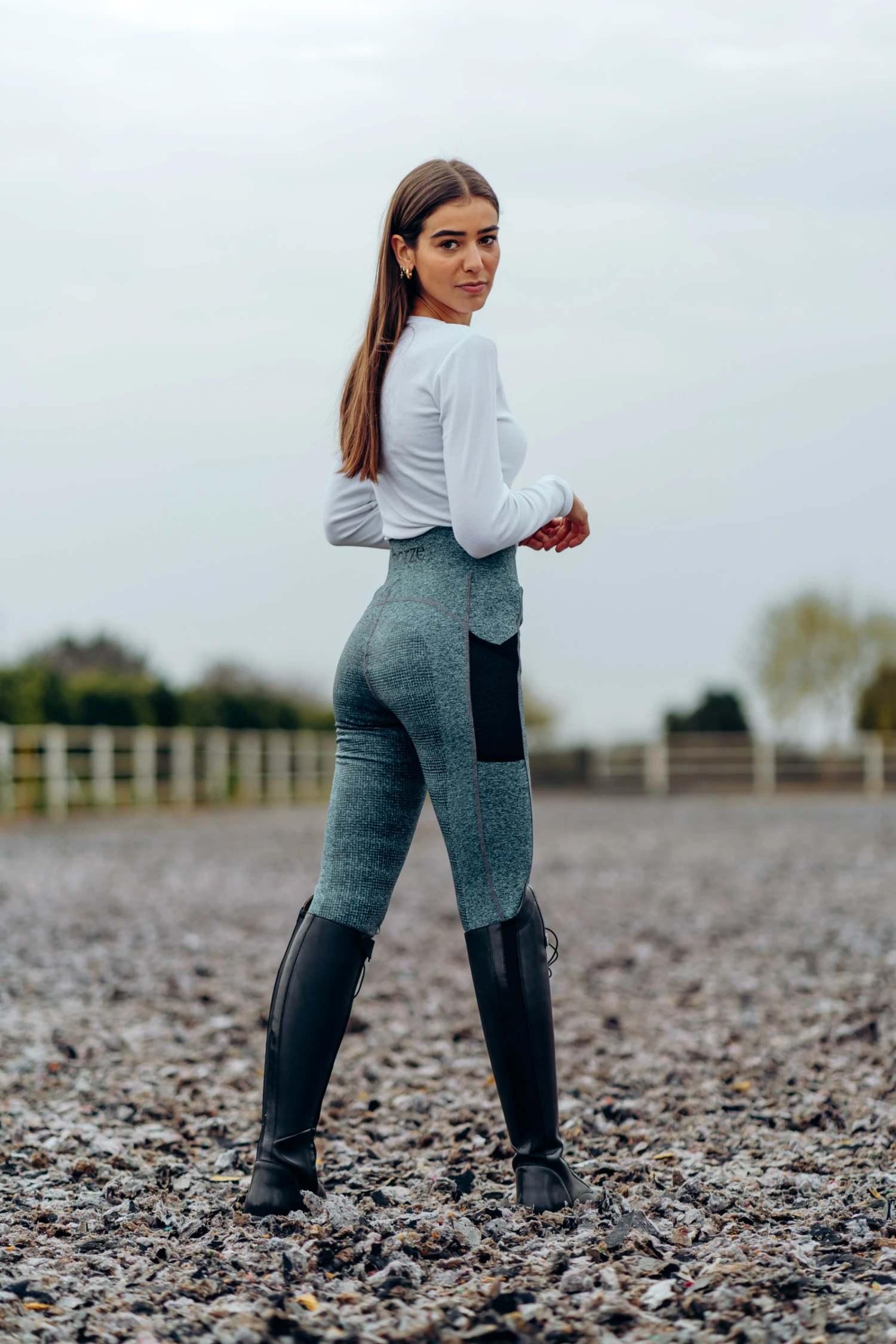 Horze Damen Reitleggings Mit Silikonvollbesatz Und Mesh 16 Horze Damen Reitleggings Mit Silikonvollbesatz Und Mesh – Bild 14