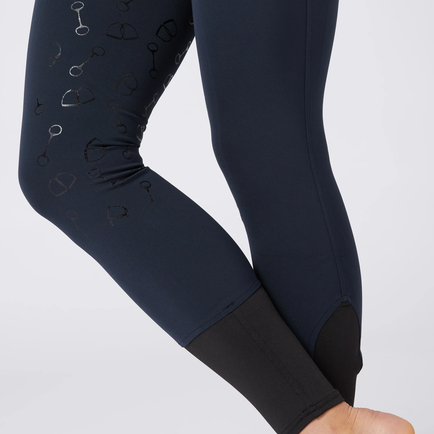 Reithose Mit Vollbesatz Mit Hohem Bund Und Silikon Gebissdruck 14 Reithose Mit Vollbesatz Mit Hohem Bund Und Silikon Gebissdruck – Bild 12